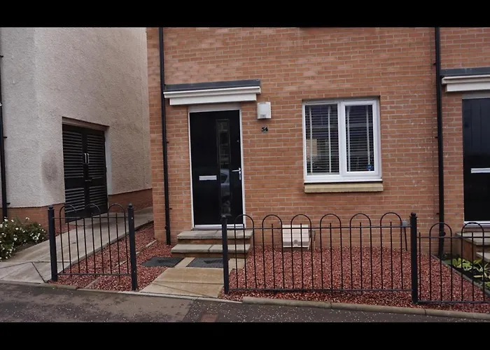 Peaceful, Lovely And Modern, Entire House Edinburgh